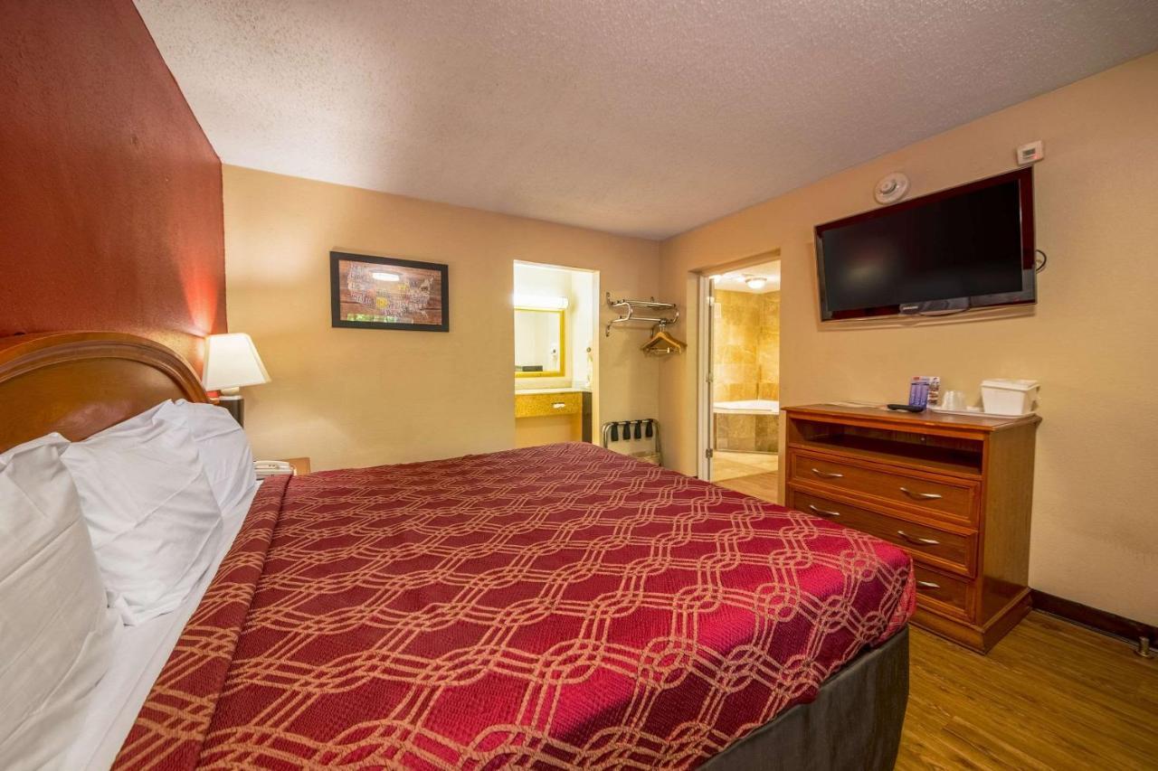 Econo Lodge Маунт-Лорел Экстерьер фото