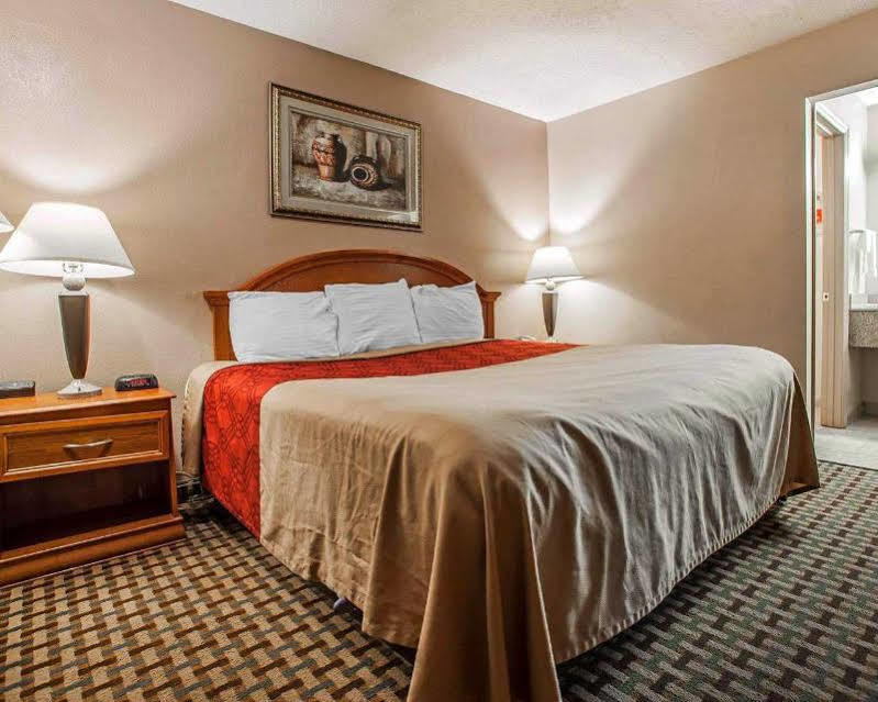 Econo Lodge Маунт-Лорел Экстерьер фото