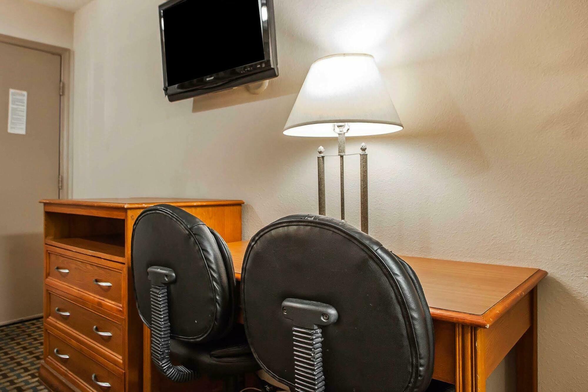 Econo Lodge Маунт-Лорел Экстерьер фото