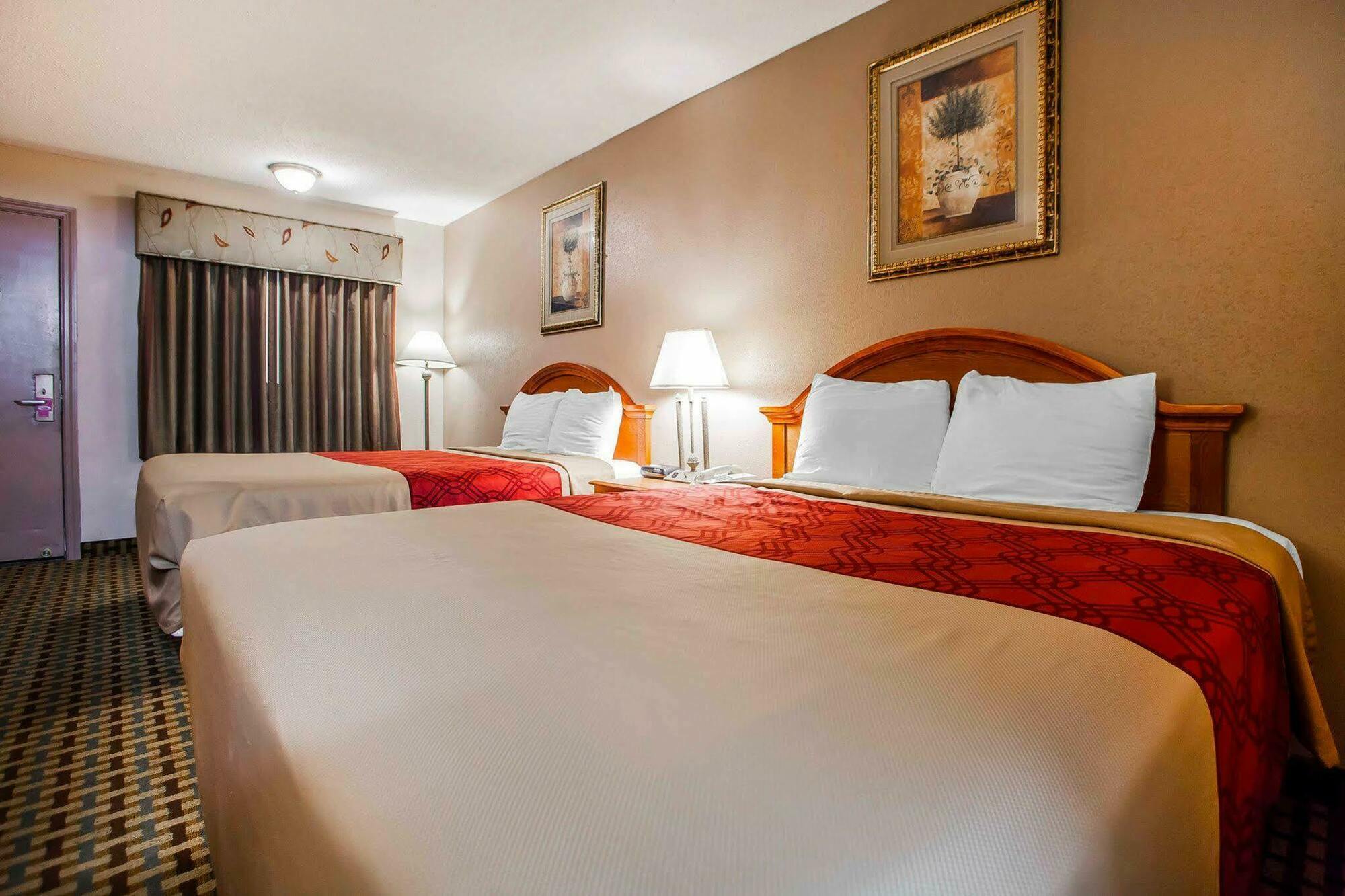 Econo Lodge Маунт-Лорел Экстерьер фото